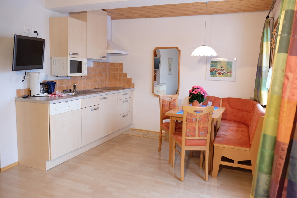 Room Picure Bottom