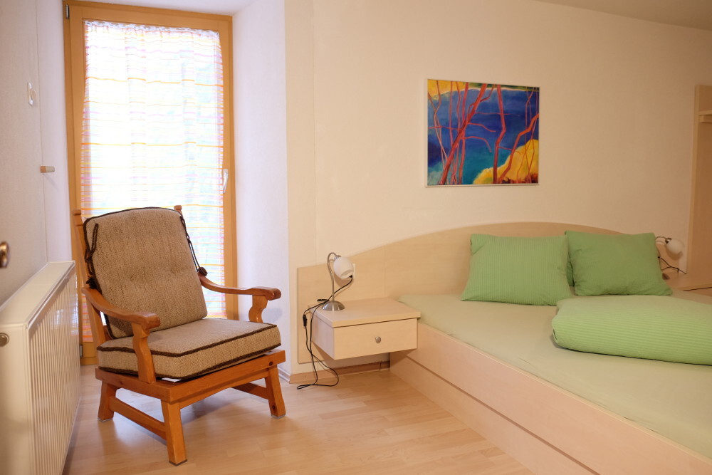 Room Picure Bottom